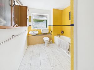 BATHROOM- click for photo gallery